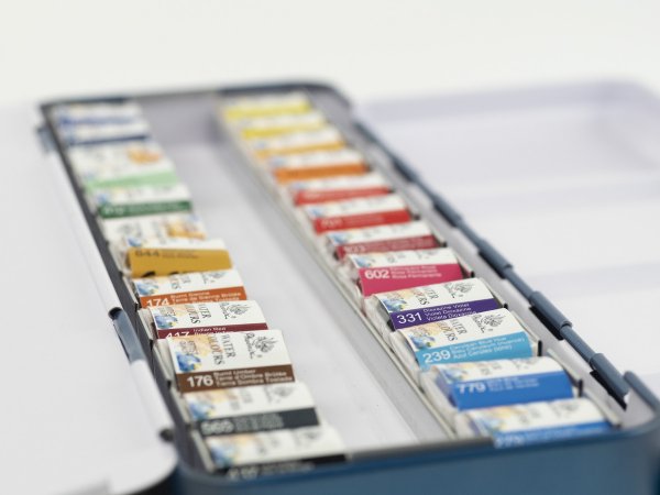 Phoenix Aquarelles Coffret en Métal - Ensemble de 24 demi-godets – Image 4